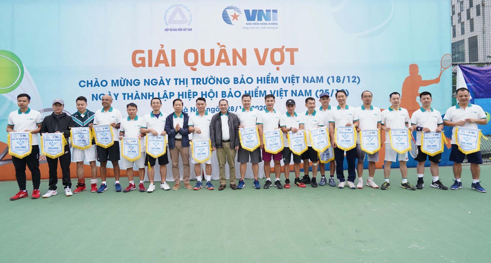 VNI TÀI TRỢ GIẢI QUẦN VỢT NGÀNH BẢO HIỂM 2020
